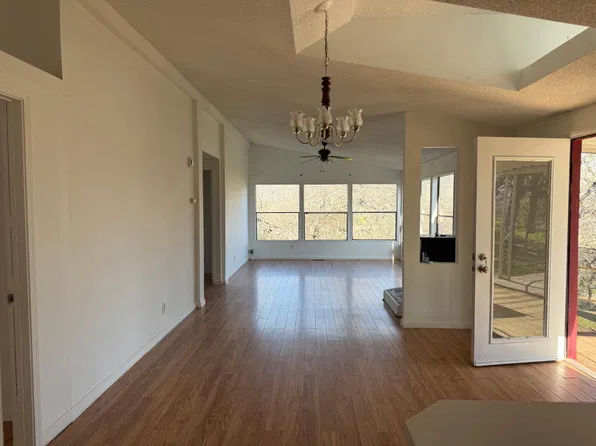 30982 E Trimmer Springs Rd, Sanger, CA 93657