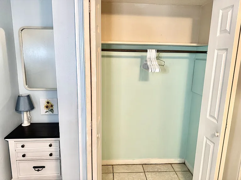 1625 Rebecca St — Photo 34