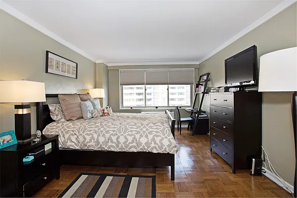 Sold by Douglas Elliman | media 19