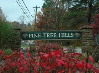 180 Pine Valley Ct, Nashville, IN 47448