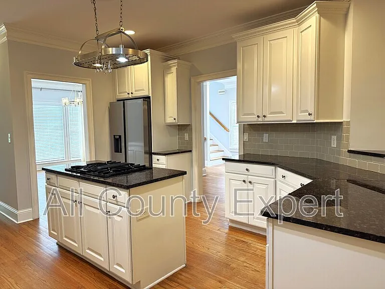 871 Lenox Ct NE — Photo 12