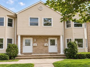 239 Cleveland Ave, Mineola, NY 11501