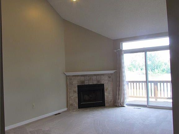 5th image of 41905 Cantebury Dr #1