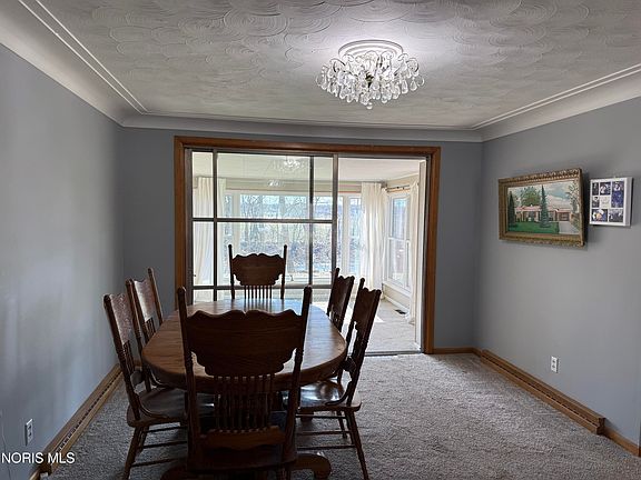 5th image of 921 Lincoln Dr