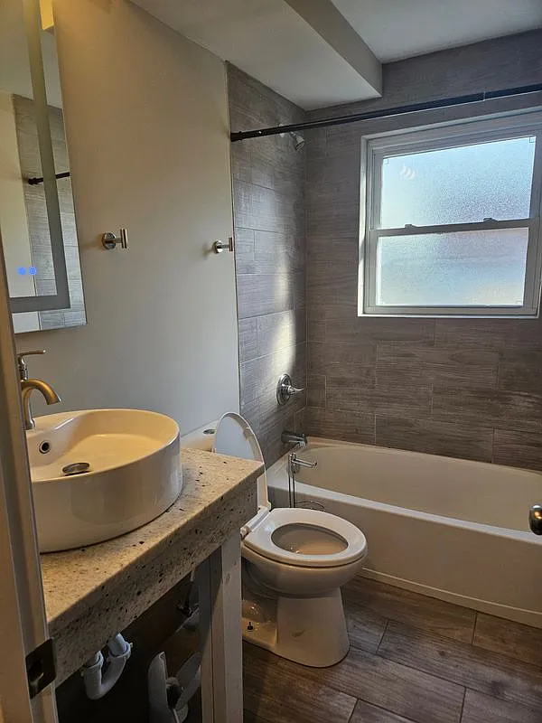 2 bed, 1.0 bath, 950 sqft, $1,450 — Photo 3