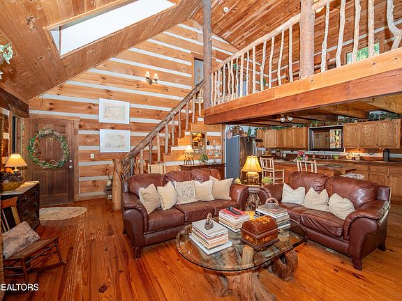 4th image of 1367 Poplar Mills Ln