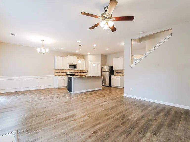 538 Jadetree Ln — Photo 6
