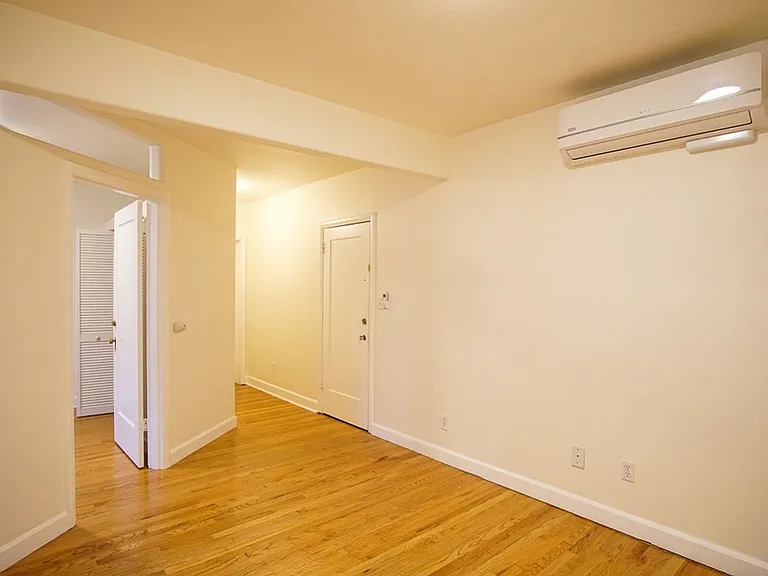 4008 N Mississippi Ave #6 — Photo 4