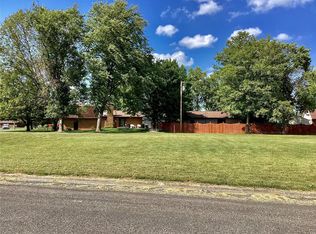 101 Lake Dr, Freeburg, IL 62243