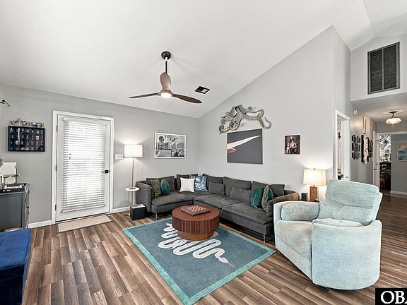 4th image of 1103 Clam Shell Dr