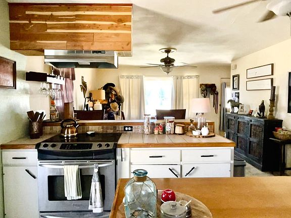 4th image of 116 Mesquite St