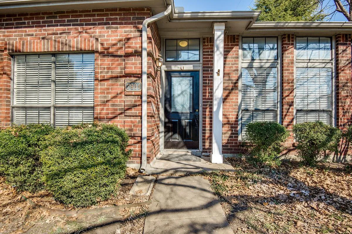 3 bed, 1664 sqft, $2,450 — Photo 3