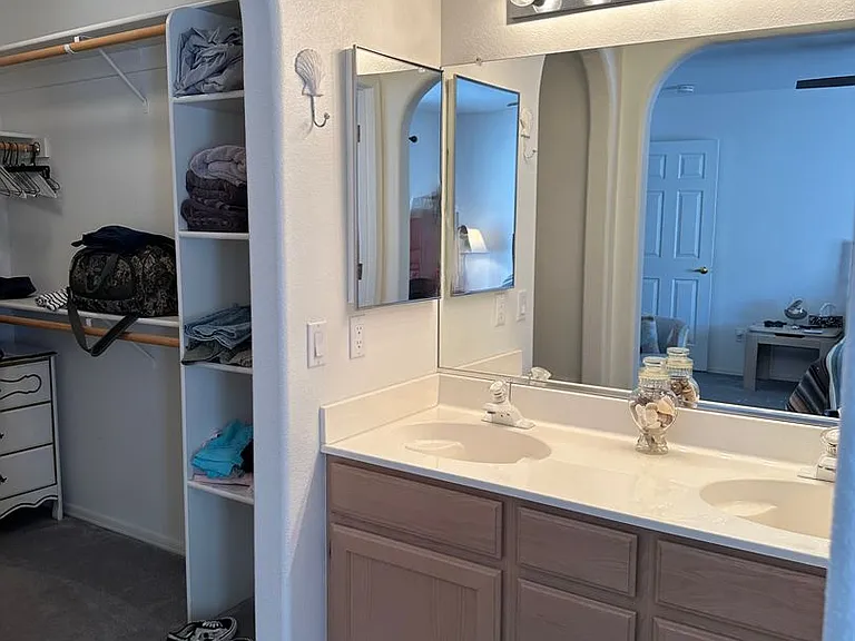 2570 Huntington Dr — Photo 10
