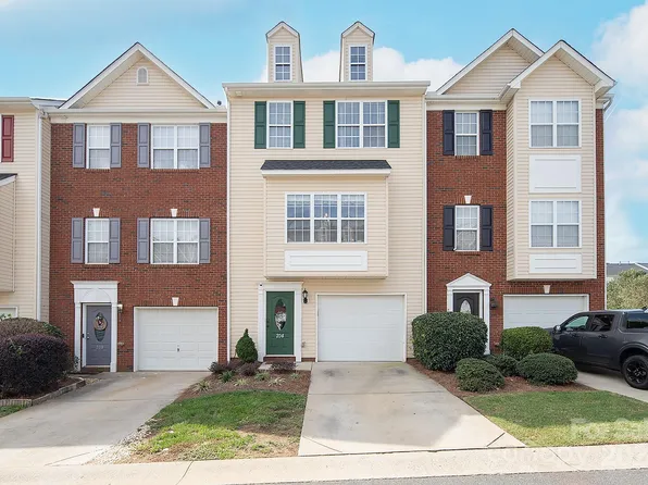 204 Langhorne Dr, Mount Holly, NC 28120