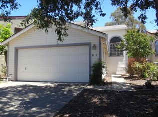2718 Hoffman Woods Ln, Carmichael, CA 95608