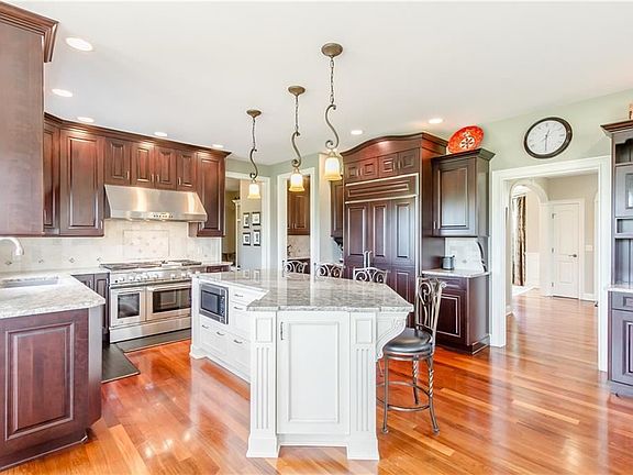 5th image of 3 Dunnewood Ct