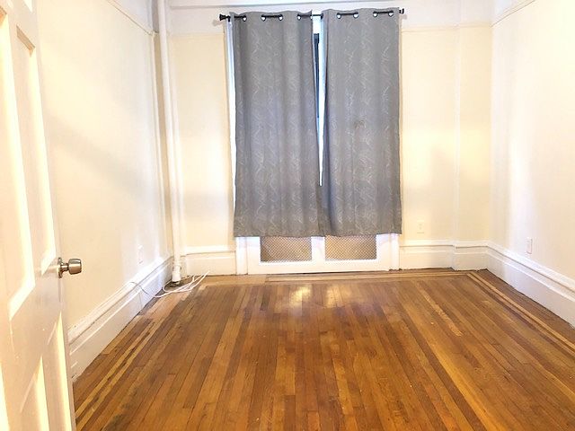 2nd image of 165 W 83rd St APT 2