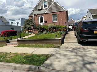 137 E Lincoln Ave, Valley Stream, NY 11580