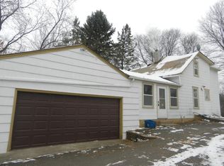 2433 County Road B W, Roseville, MN 55113