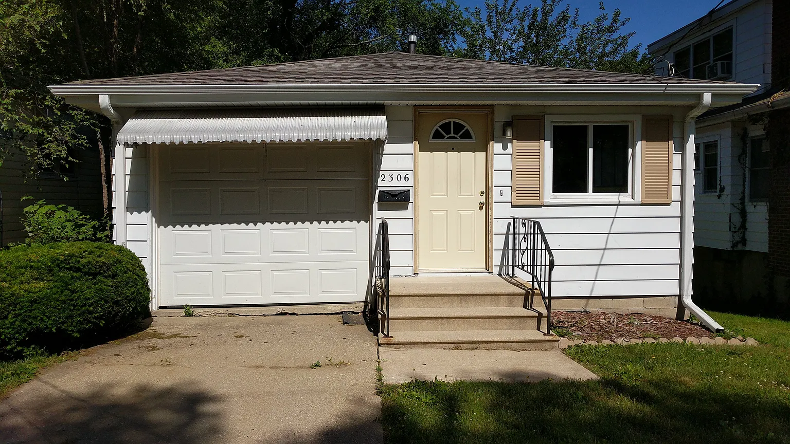2306 N Ellis St photo 1