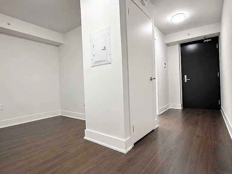 955 Bay St #318 — Photo 5