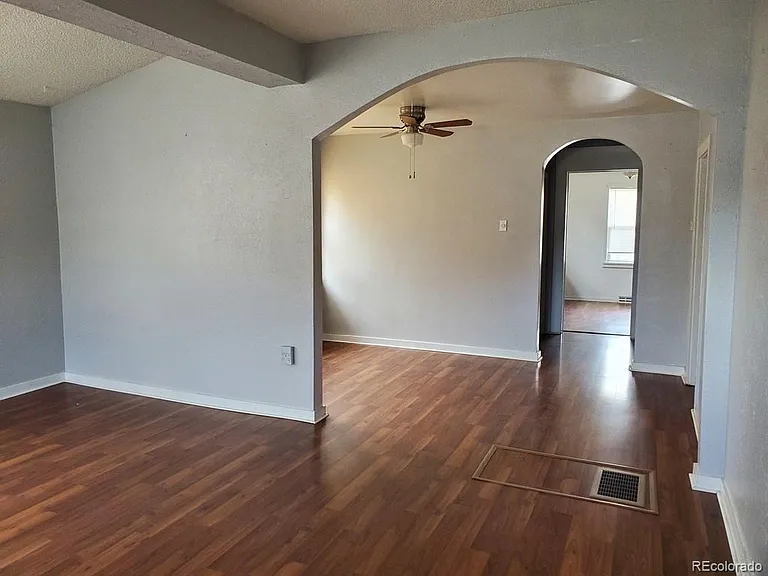 307 Jerry St — Photo 4