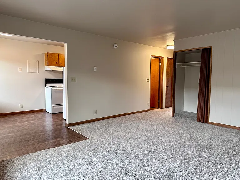 Welcome to Parkwood Apartments! — Photo 4