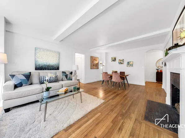 424 East 52nd Street 5E image 3 of 10