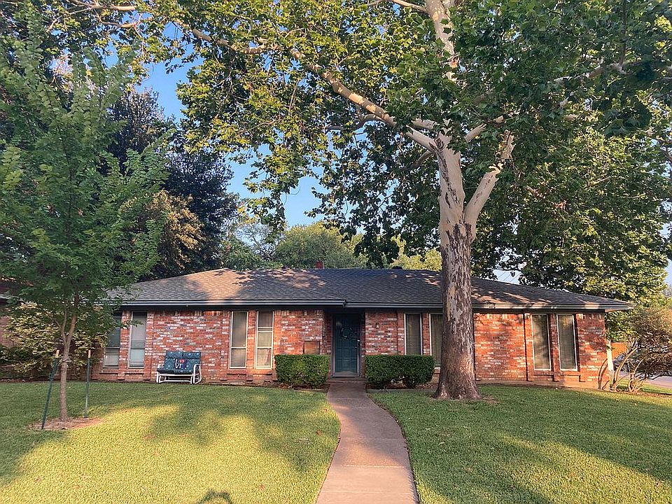 1st image of 900 Tanglewood Dr