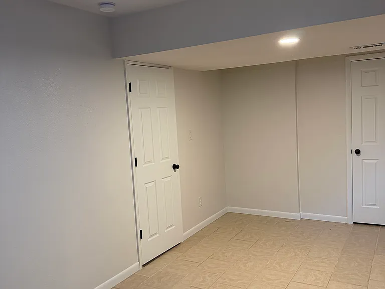 1230 N Lewis Ave — Photo 13