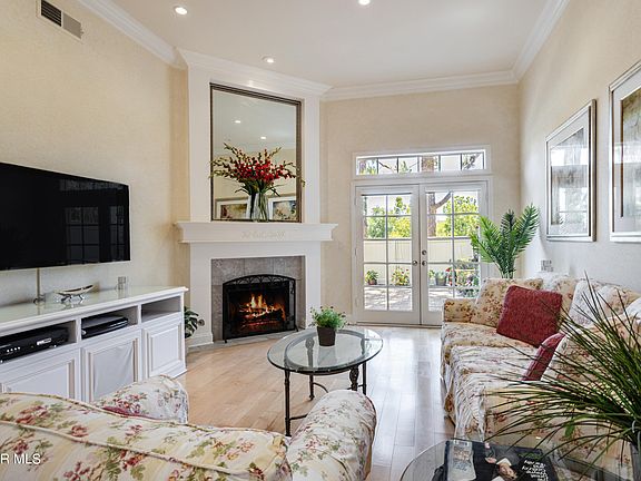 5th image of 3043 E Hillcrest Dr