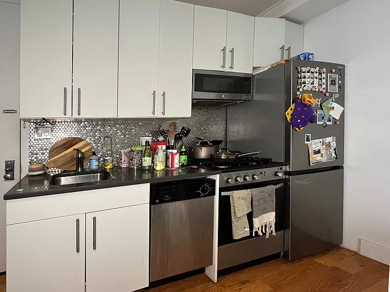 265 S 2nd St #17 — Photo 5