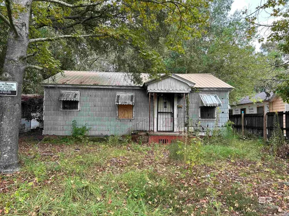 457 Pinehill Dr, Mobile, AL 36606