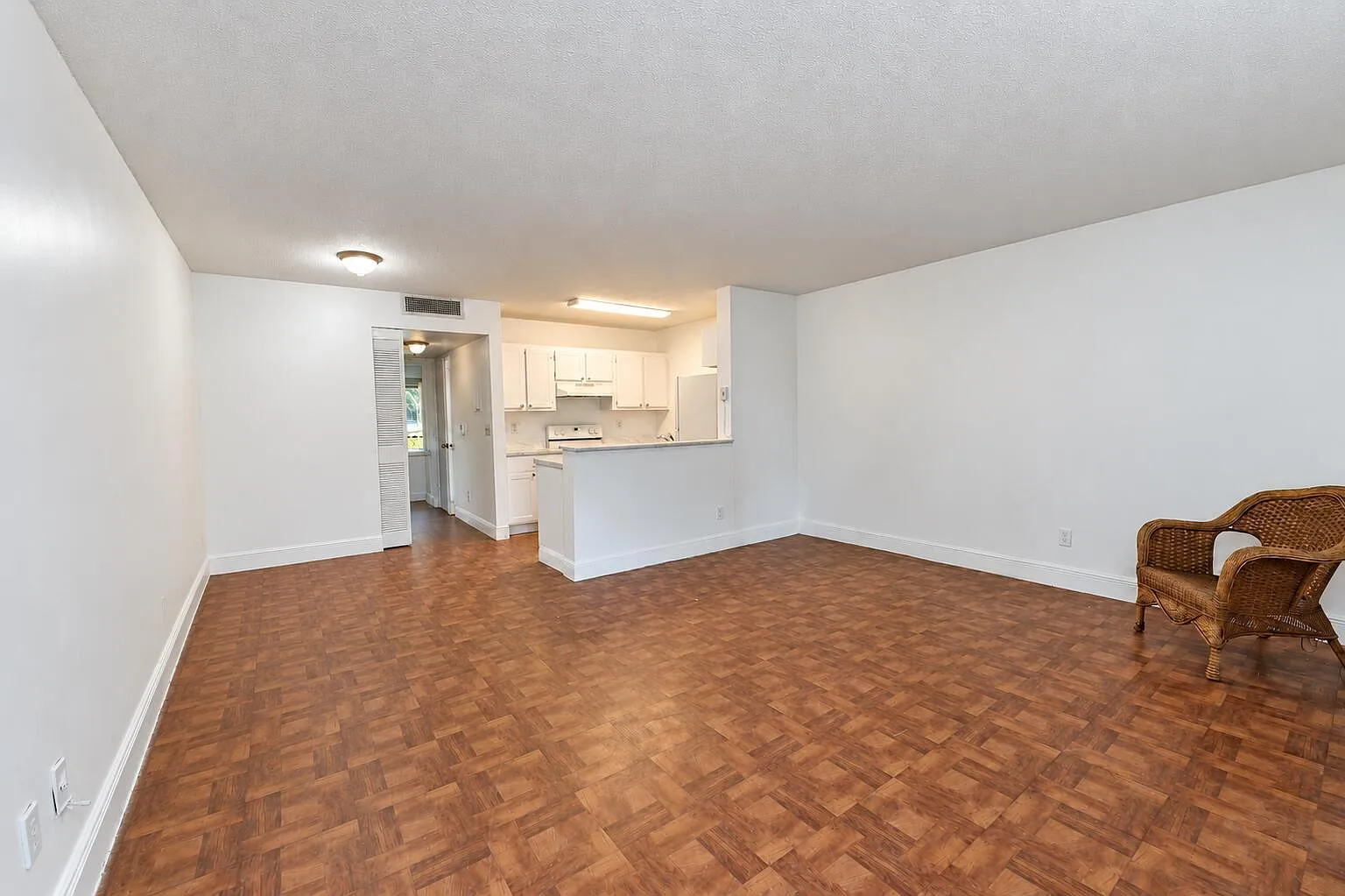 1 bed, 1.0 bath, 704 sqft, $1,800 — Photo 3