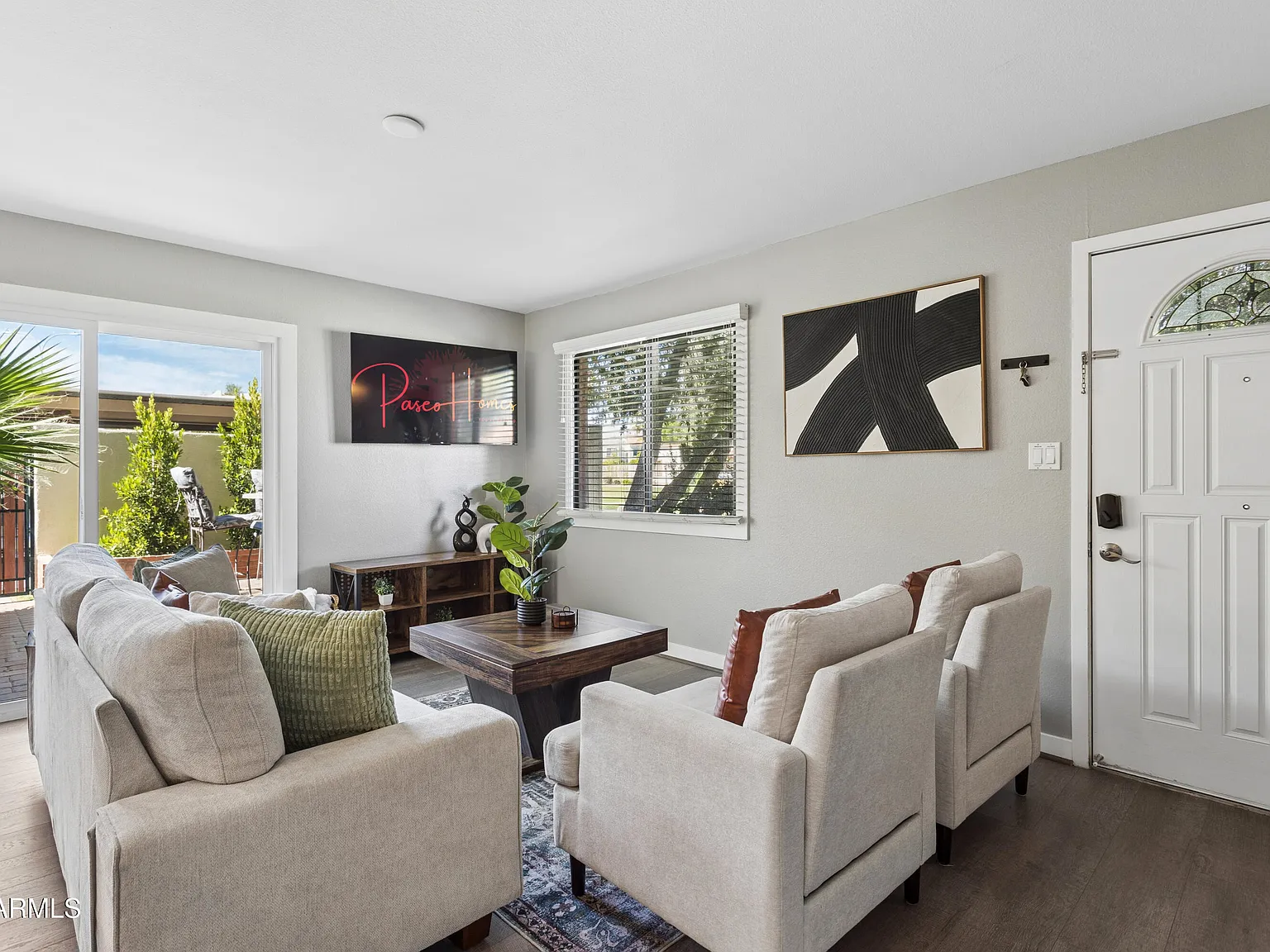 3 bed, 1.5 bath, 1053 sqft, $2,950 — Photo 2