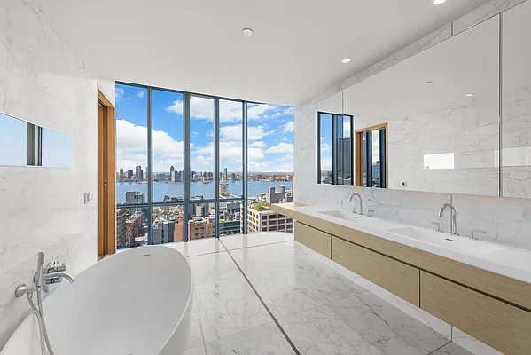 Rented by SERHANT. | media 18