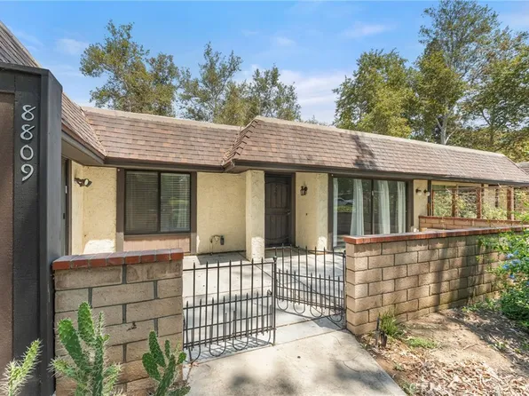 8809 Amigos Pl, Riverside, CA 92504