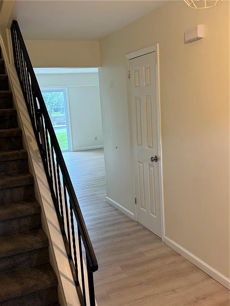 3 bed, 2.5 bath, 1270 sqft, $2,250 — Photo 3
