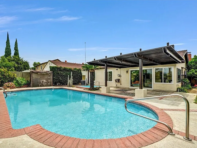 16560 Elm Haven Dr — Photo 31