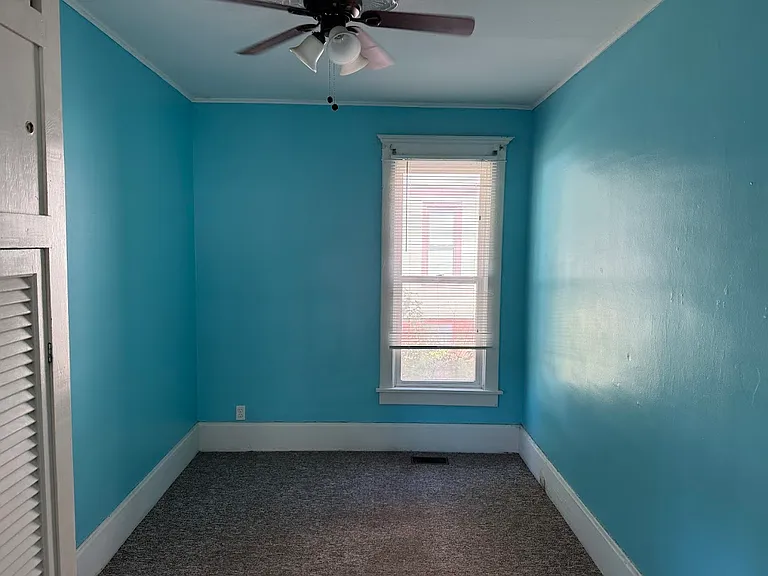 421 W Murray St — Photo 11