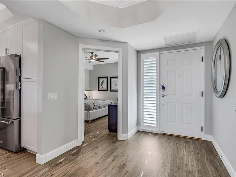 420 Cove Tower Dr #802 — Photo 21