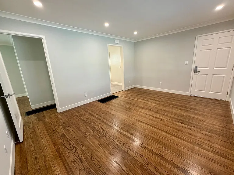 Laurel Oaks Apts — Photo 32
