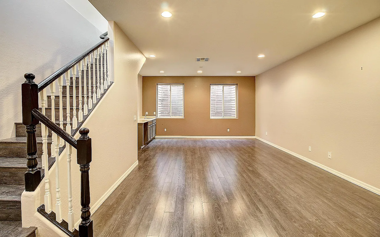 3 bed, 2022 sqft, $2,800 — Photo 3