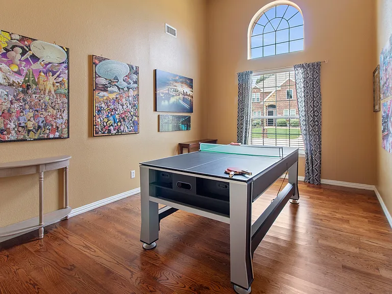 3705 Glenshannon Ln — Photo 2