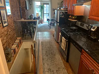Rented by R New York