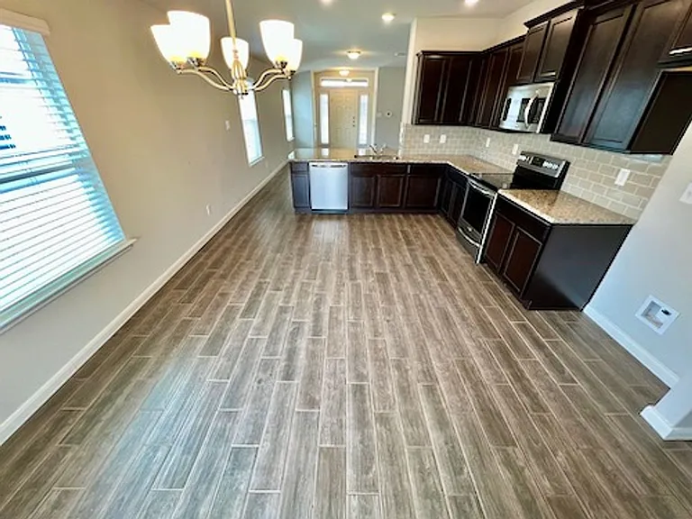 2277 Olive Hill Dr — Photo 8