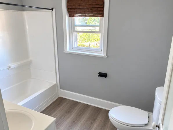 19 E Depot St, Hellertown, PA 18055