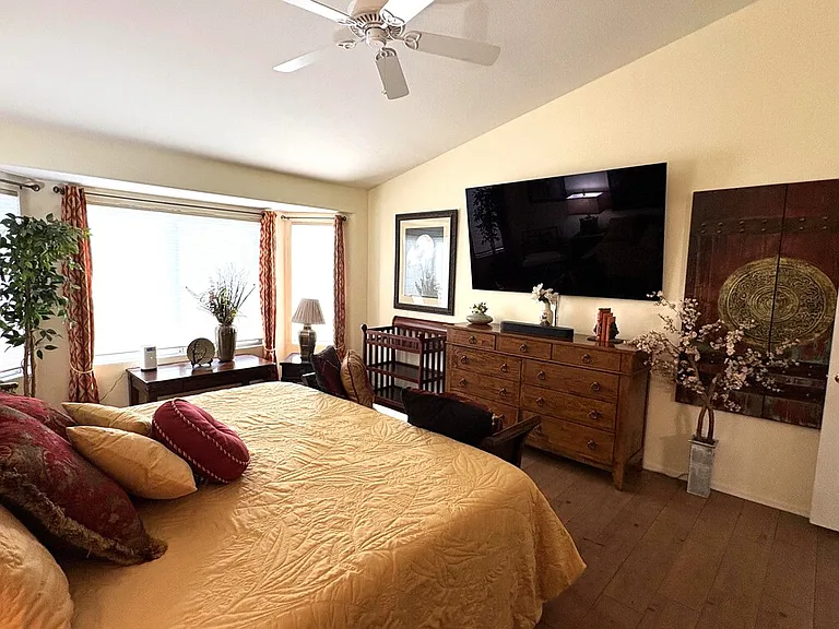2051 E Desert Fox Dr — Photo 16