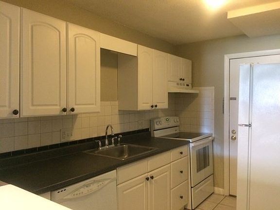 3rd image of 1000 Governors Dr APT 6
