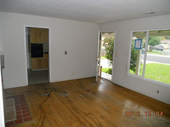 3rd image of 3612 W De Ovan Ave